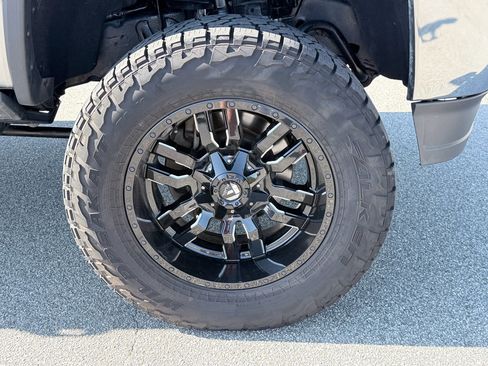 Used 2018 GMC Sierra 2500 SLT w/ Driver Alert Package AWD/4WD image 37