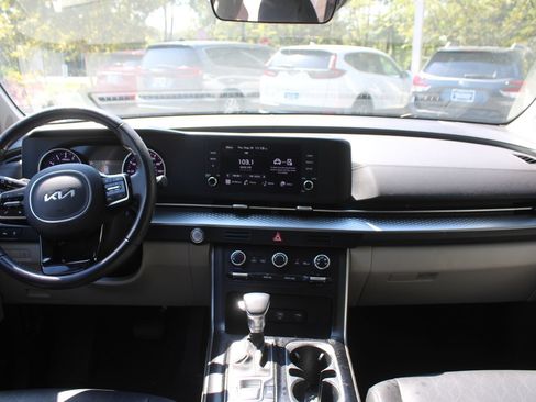 Certified 2024 Kia Carnival LX FWD image 28