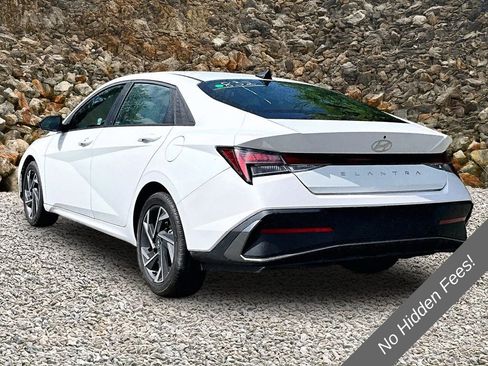Used 2025 Hyundai Elantra Sport FWD image 10