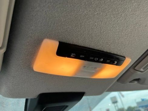 Used 2020 Nissan Kicks SR w/ SR Premium Package FWD image 26