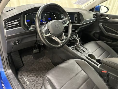 Used 2023 Volkswagen Jetta SE image 28