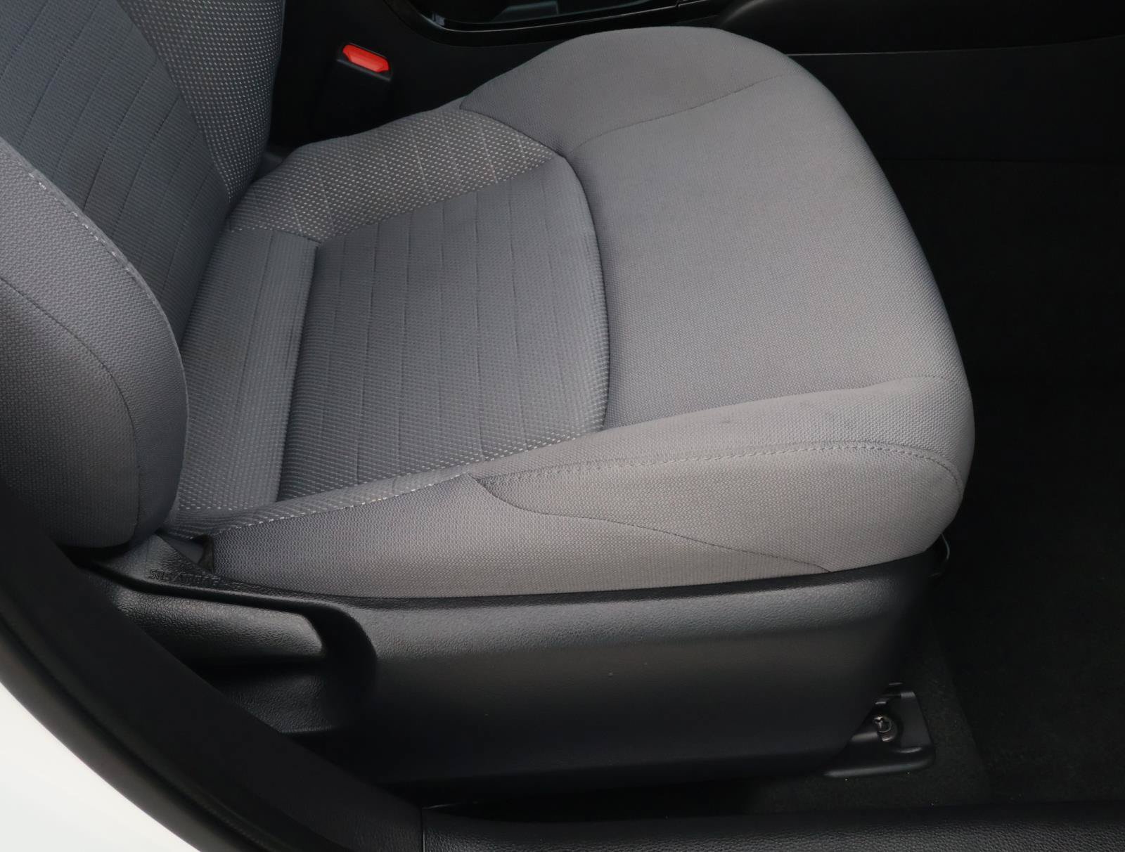 Used 2025 Toyota Corolla SE FWD image 17
