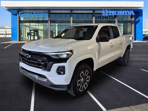 Used 2024 Chevrolet Colorado Z71 w/ Z71 Convenience Package 2 AWD/4WD image 4