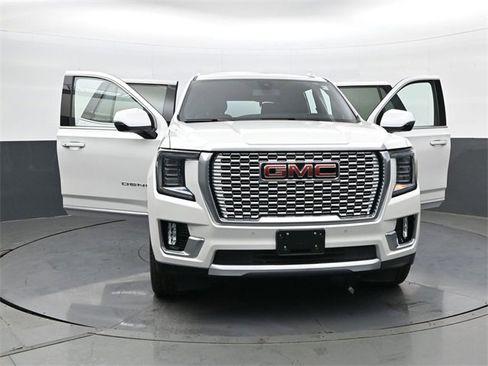 Certified 2022 GMC Yukon Denali image 32