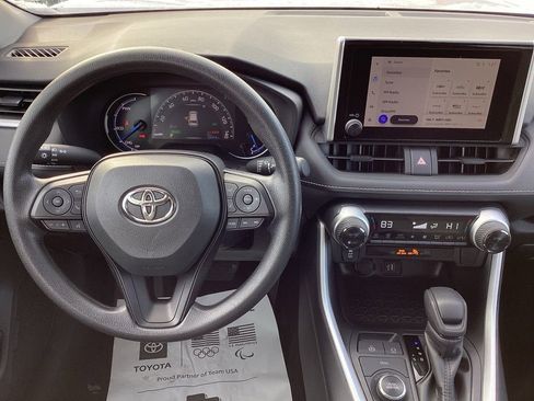 Used 2025 Toyota RAV4 XLE image 16