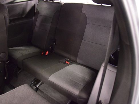 Used 2023 Chevrolet Traverse LT image 32