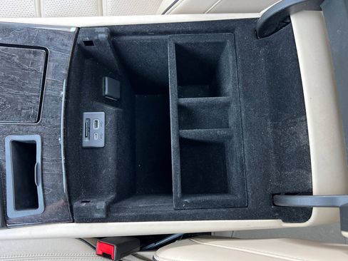 Used 2023 Cadillac Escalade Premium Luxury w/ Performance Package image 33