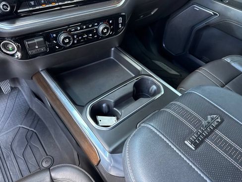 Used 2024 Chevrolet Silverado 2500 High Country w/ High Country Premium Package AWD/4WD image 23