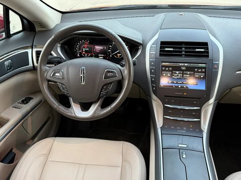 Used 2016 Lincoln MKZ FWD image 13