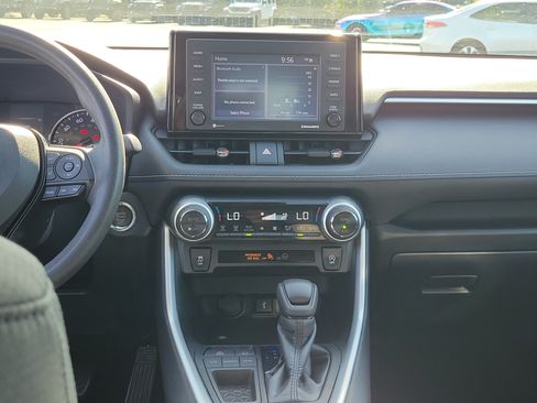 Used 2021 Toyota RAV4 XLE w/ Convenience Package FWD image 19