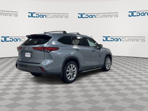 Used 2023 Toyota Highlander Limited image 8