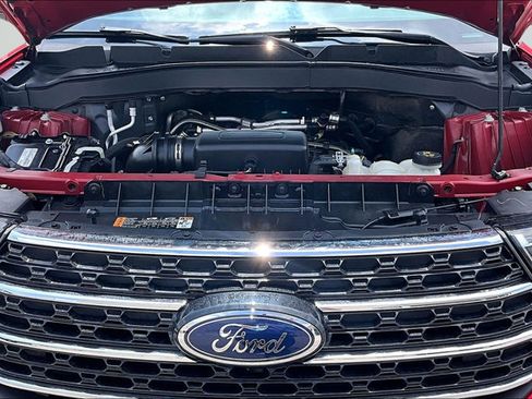 Used 2021 Ford Explorer XLT w/ Equipment Group 202A RWD image 11