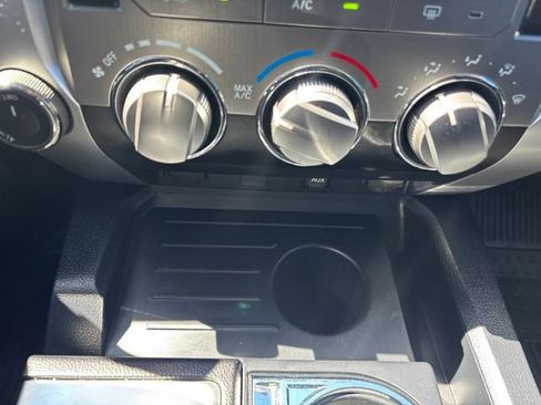 Used 2018 Toyota Tundra SR5 w/ SR5 Upgrade Package AWD/4WD image 24