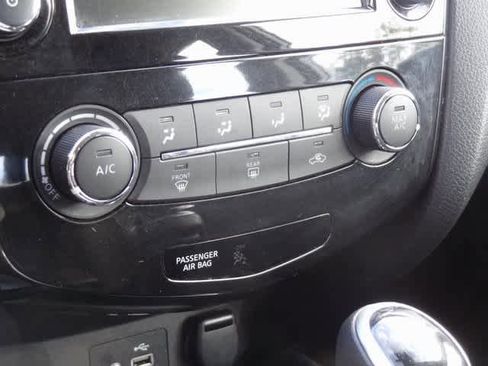 Used 2022 Nissan Rogue Sport S image 16