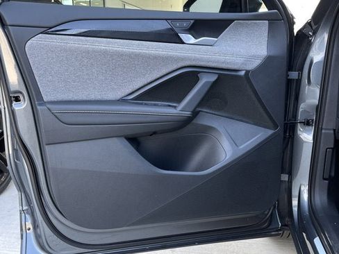 New 2025 Volkswagen Tiguan S image 9