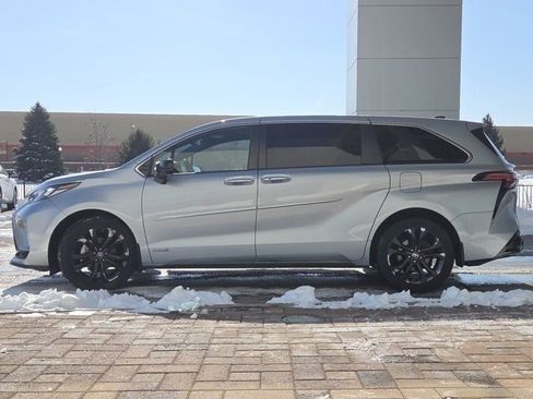 Used 2021 Toyota Sienna XSE image 21