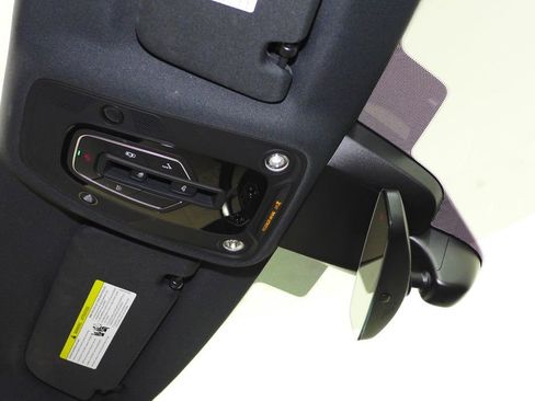 Used 2024 Audi Q8 e-tron Premium Plus w/ Premium Plus Package image 17