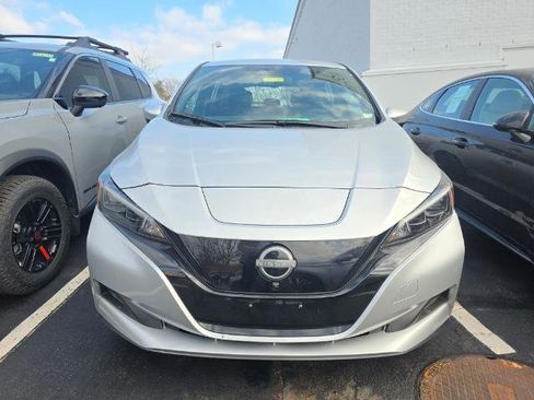Used 2025 Nissan Leaf SV Plus image 2