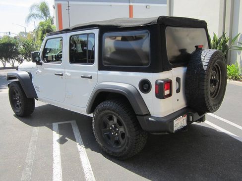 Used 2018 Jeep Wrangler Unlimited Sport S AWD/4WD image 7