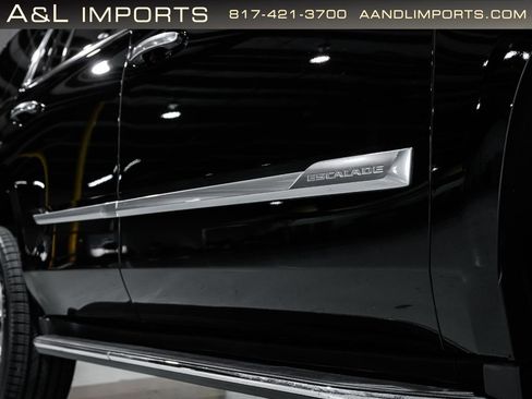 Used 2019 Cadillac Escalade Luxury AWD/4WD image 15