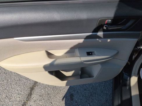 Used 2014 Subaru Outback 2.5i Premium AWD/4WD image 23