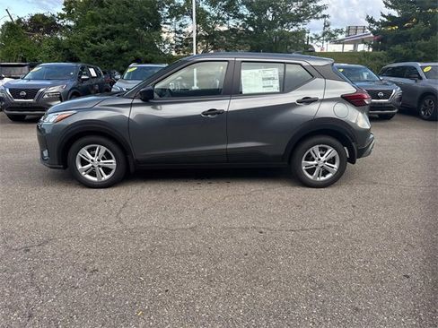 New 2025 Nissan Kicks Play S image 7