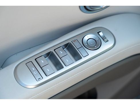 Used 2026 Hyundai Palisade SEL Premium FWD image 14