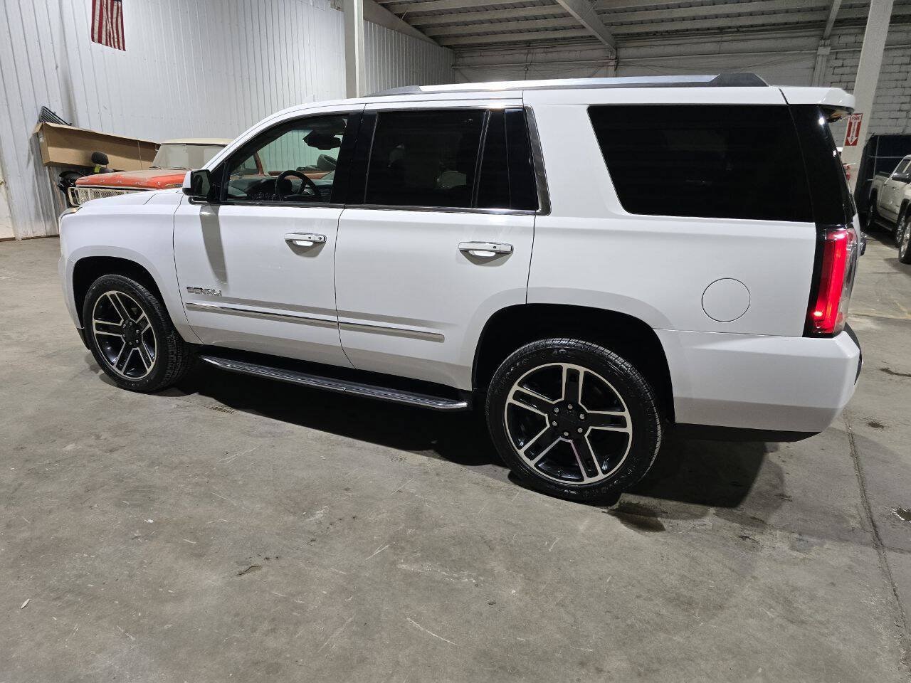 Used 2017 GMC Yukon Denali w/ Open Road Package AWD/4WD image 7