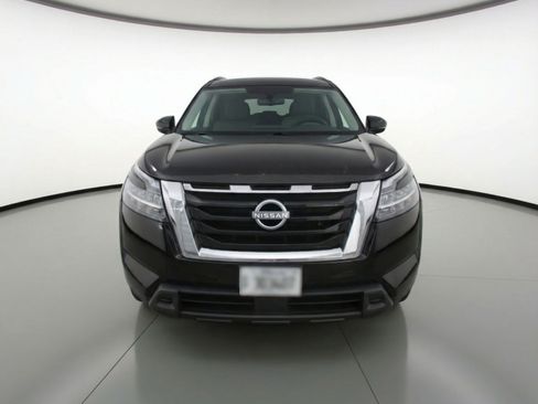 Used 2025 Nissan Pathfinder SV image 2