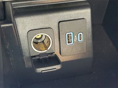 Used 2021 Ford Explorer XLT w/ Equipment Group 202A image 28