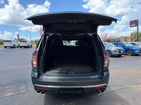 Used 2021 Chevrolet Suburban Premier w/ Premium Package AWD/4WD image 8