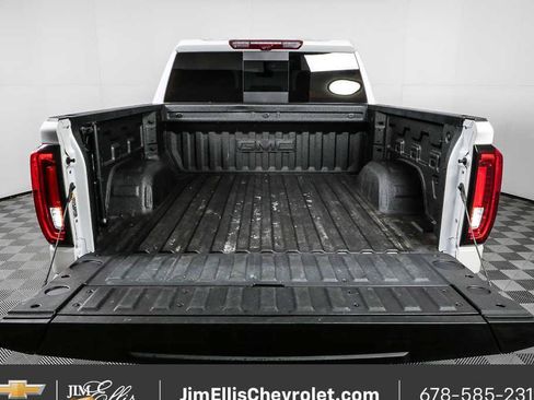 Used 2025 GMC Sierra 1500 Denali w/ Technology Package AWD/4WD image 32