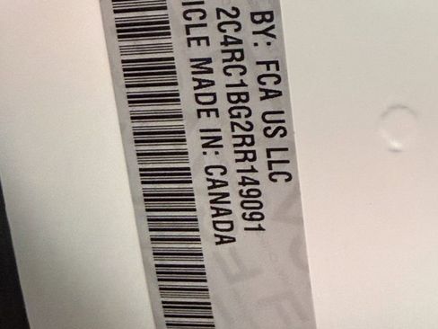 Used 2024 Chrysler Pacifica Touring-L image 55