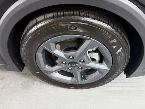 New 2026 Kia K4 LXS image 10