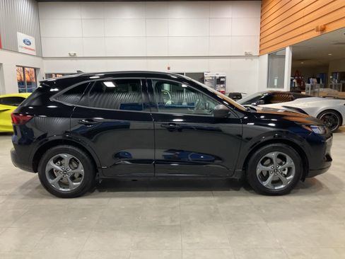 Used 2023 Ford Escape ST-Line w/ Cold Weather Package image 4
