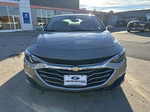 Used 2023 Chevrolet Malibu LT image 2