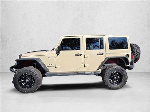 Used 2016 Jeep Wrangler Unlimited Sahara w/ Max Tow Package image 8