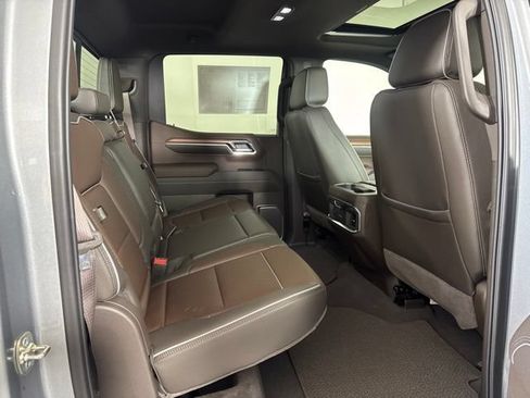 Used 2025 GMC Sierra 1500 Denali w/ Technology Package AWD/4WD image 5