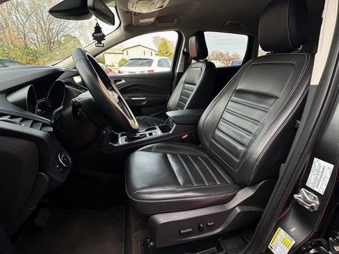 Used 2019 Ford Escape SEL image 11