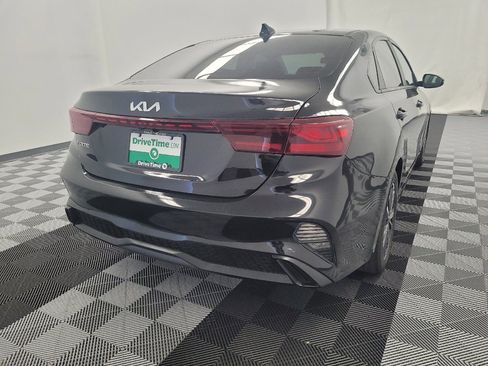 Used 2022 Kia Forte LXS w/ LXS Technology Package FWD image 7