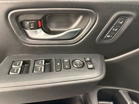 Certified 2025 Honda Pilot TrailSport image 31