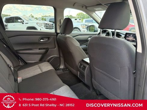 Certified 2025 Nissan Rogue SV FWD image 34