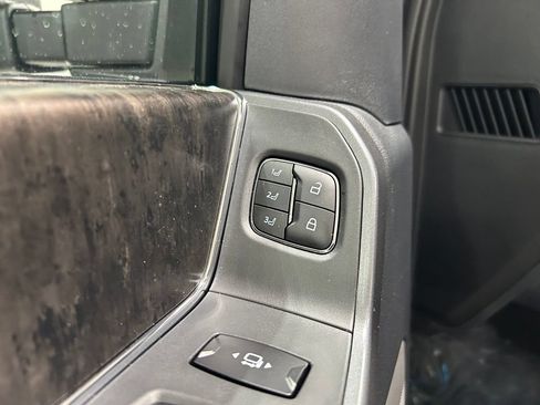 New 2027 Ford F250 Lariat w/ Black Appearance Package AWD/4WD image 15