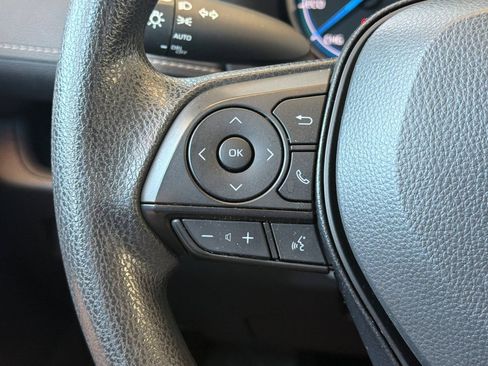 Used 2025 Toyota RAV4 XLE AWD/4WD image 27