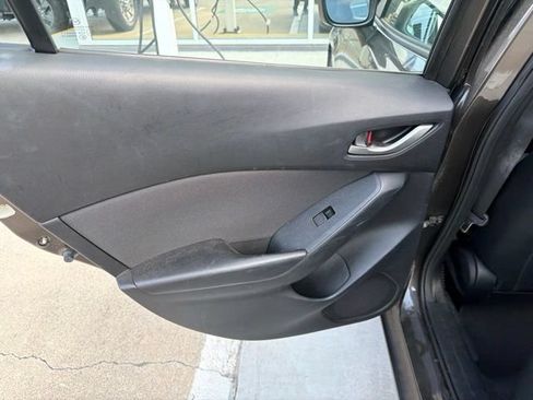 Used 2014 MAZDA MAZDA3 i Sport FWD image 18
