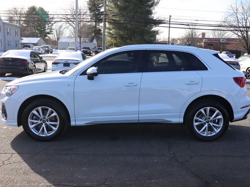 Used 2023 Audi Q3 2.0T Premium w/ Convenience Package image 9