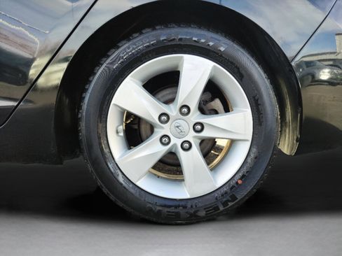 Used 2013 Hyundai Elantra GLS w/ Preferred Pkg image 33