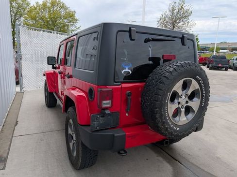 Used 2017 Jeep Wrangler Unlimited Sahara w/ Connectivity Group AWD/4WD image 13