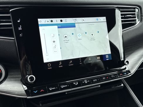 Used 2023 Jeep Wagoneer L Series III w/ Preferred Equipment Group image 23