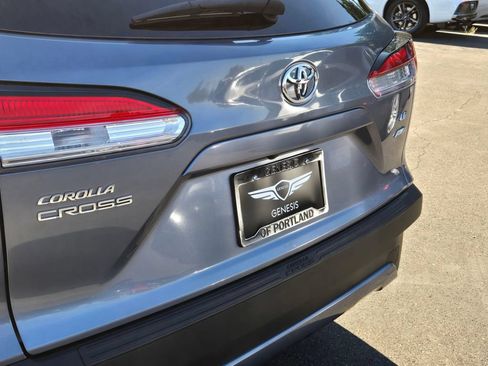 Used 2022 Toyota Corolla Cross LE AWD/4WD image 14